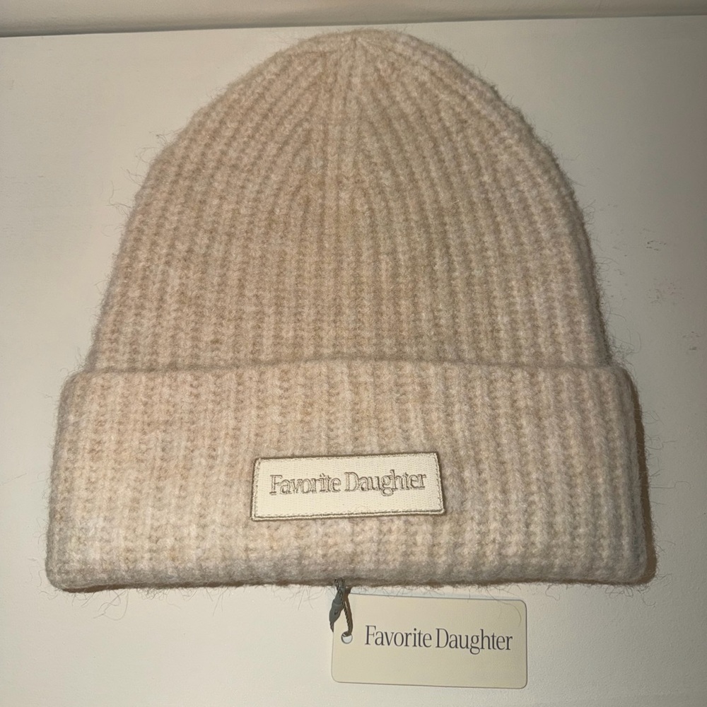 NWT Favorite Daughter Logo Patch Beanie cream OS - Picture 3 of 6